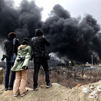 Barel ropy nad 100 dolarů. Trump: „Malá cena za světový mír“