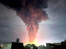 Barel ropy nad 100 dolarů. Trump: „Malá cena za světový mír“