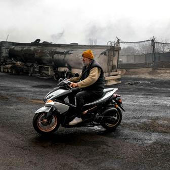 Barel ropy nad 100 dolarů. Trump: „Malá cena za světový mír“