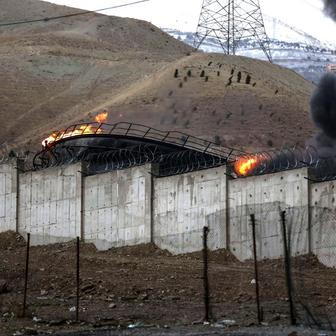 Barel ropy nad 100 dolarů. Trump: „Malá cena za světový mír“