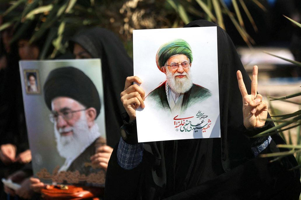 Barel ropy nad 100 dolarů. Trump: „Malá cena za světový mír“