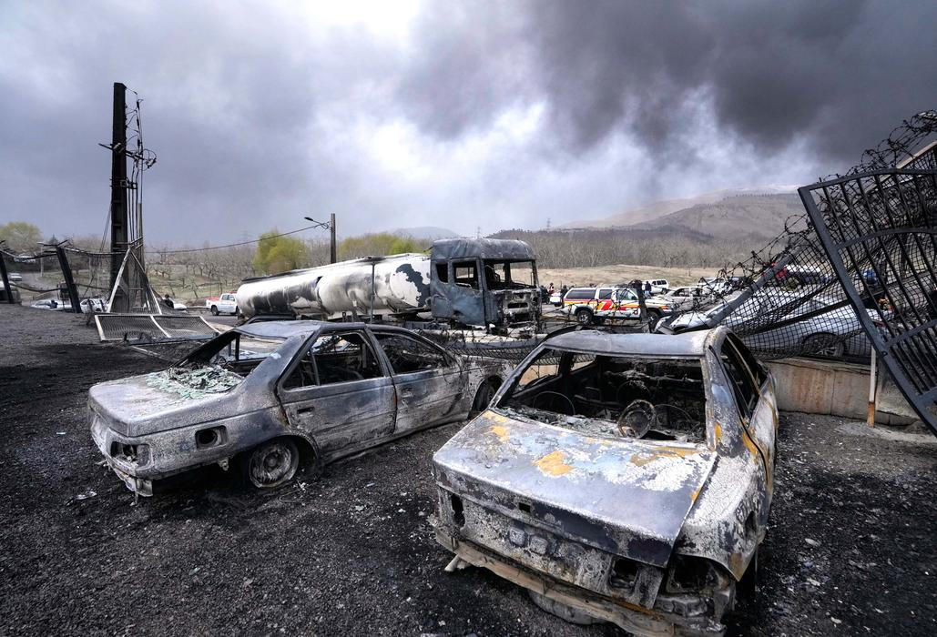 Barel ropy nad 100 dolarů. Trump: „Malá cena za světový mír“