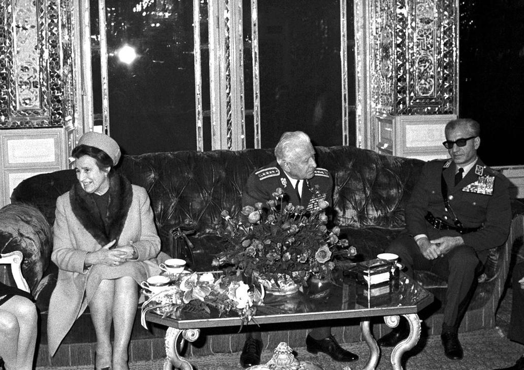 Ludvík SVOBODA, manželka Irena SVOBODOVÁ, šáhinšáh Mohammad Rezá PAHLAVÍ, císař, politik, uniforma