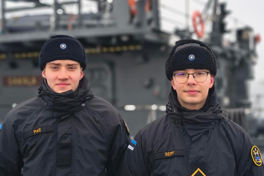 Tady povinnou vojnu nikdy nezrušili. Mladí se učí bojovat i hledat miny, vědí proč