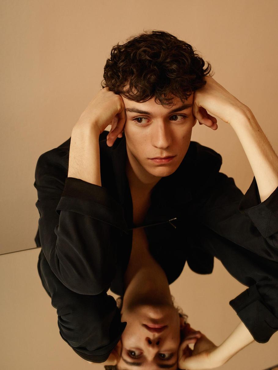 Zpěvák, skladatel a herec Daniel Žižka studoval obor muzikál na Konzervatoři Jaroslava Ježka.