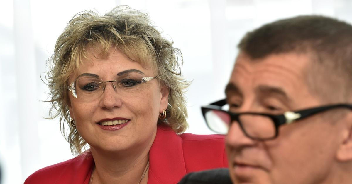 „Mnozí budou překvapení.“ Politička, která měla plánovat vraždu psa svého ex, se vrací