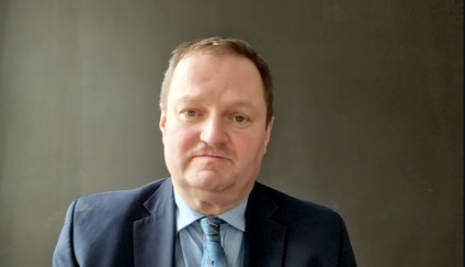 Ekonom Petr Bartoň v pořadu Spotlight News.