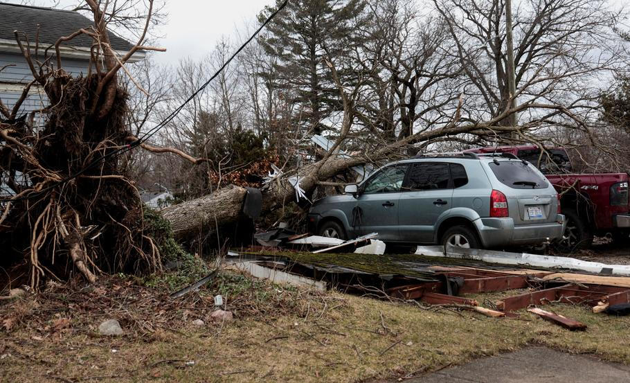 Následky tornáda v americkém městě Three Rivers ve státě Michigan