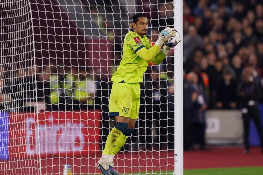 Hrál si na Panenku a je za blbce. Zato Souček jistě proměnil a West Ham slaví postup