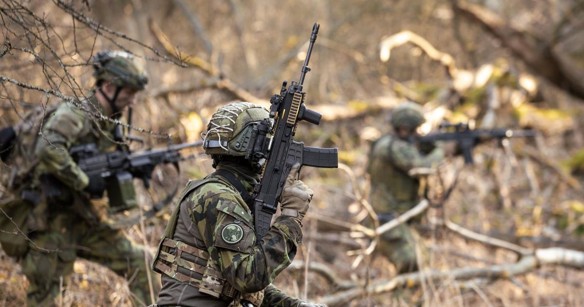 Smrt na Doupově. Česká armáda přišla o vojáka, policie naznačuje, proč zemřel