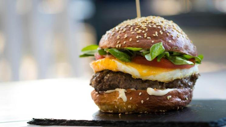 Mini hamburgery se v restauracích rychle ujaly.