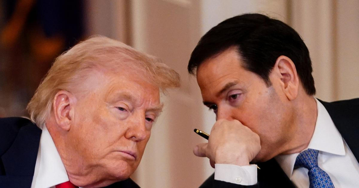 „Odstřihneme ho od zdrojů a ochromíme.“ USA uvalily sankce na Mezinárodní trestní soud