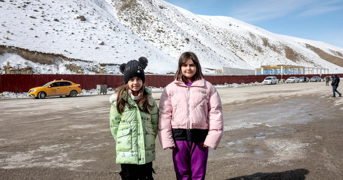  „Lidé se bojí vyjít do ulic.“ Strach a nejistota ženou Íránce za hranice