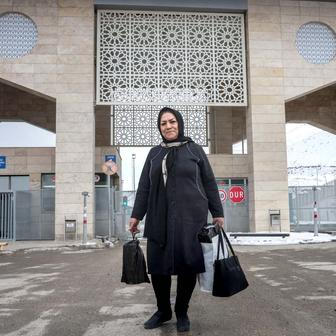 „Lidé se bojí vyjít do ulic.“ Svědectví Íránců na hranici s Tureckem