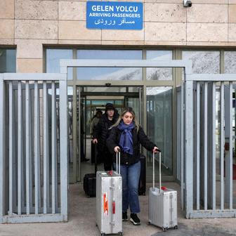 „Lidé se bojí vyjít do ulic.“ Svědectví Íránců na hranici s Tureckem