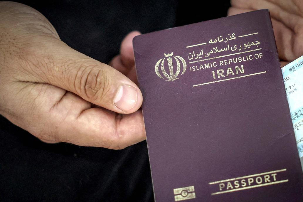 „Lidé se bojí vyjít do ulic.“ Svědectví Íránců na hranici s Tureckem