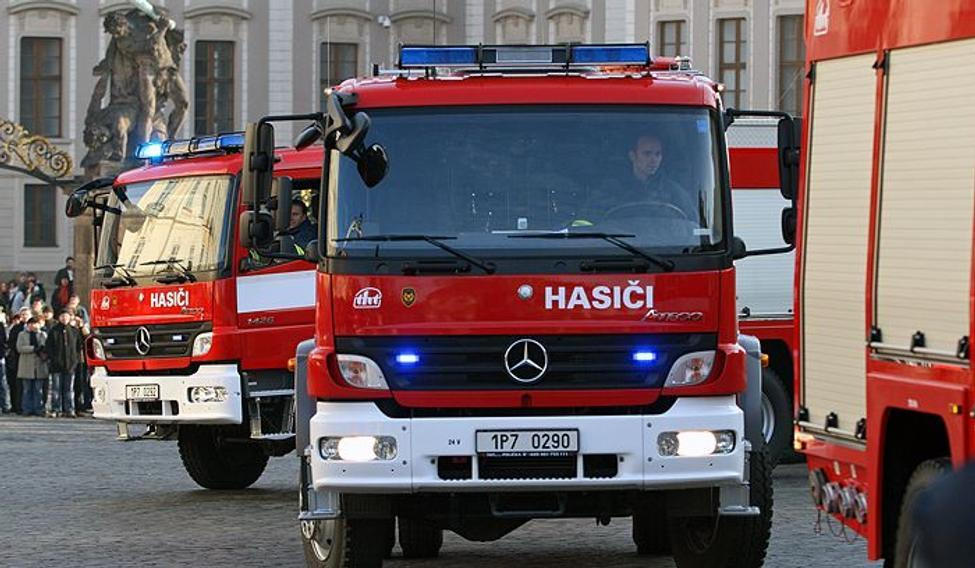 Hasiči dostali k vánocům nové cisternové vozy.