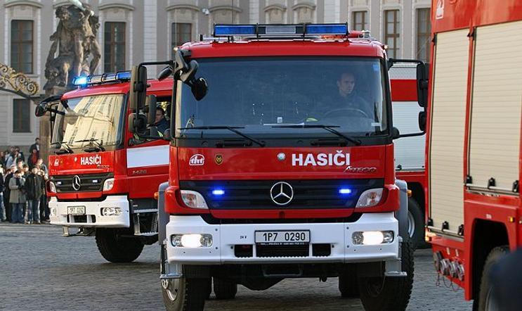 Hasiči dostali k vánocům nové cisternové vozy.