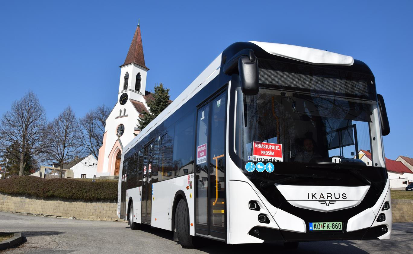 Ikarus 120e při testování v Českých Budějovicích.