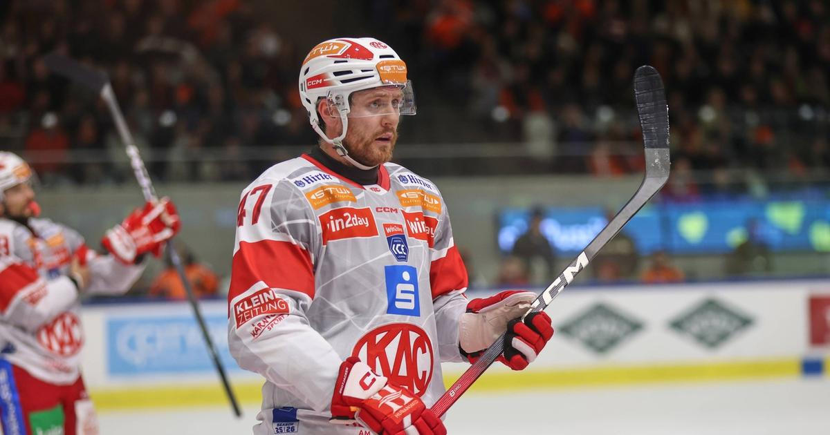 Horor v Rakousku. Hokejista se náhle skácel na led, lékaři ho třikrát oživovali