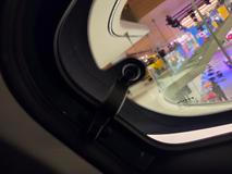 Vzadu jsou jen výklopná okna.