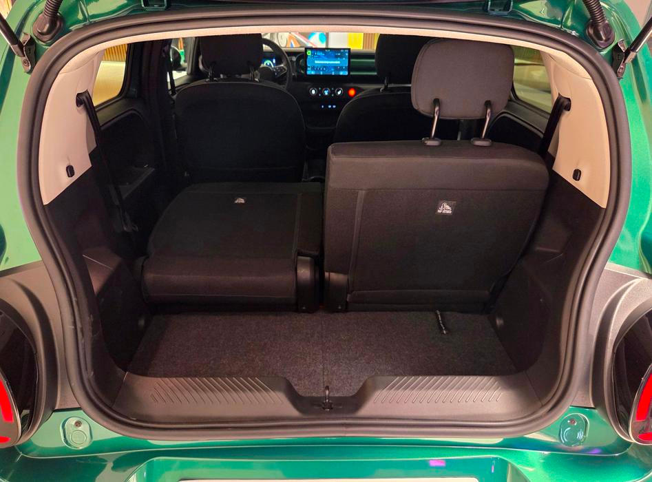 Po sklopení sedadel vznikne prostor o objemu 1010 litrů.