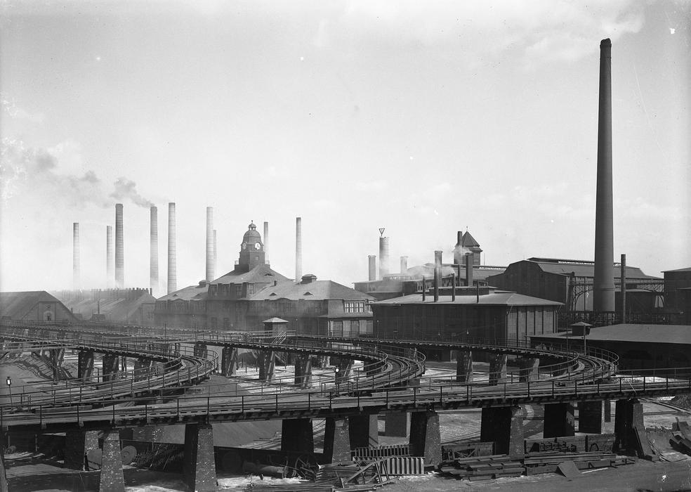 Pohled na industriální panorama katovické čtvrti Szopienice v roce 1927.