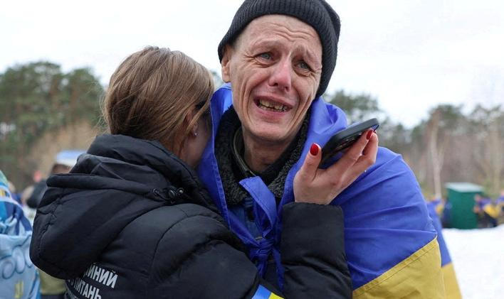 Ukrainian POWs swap