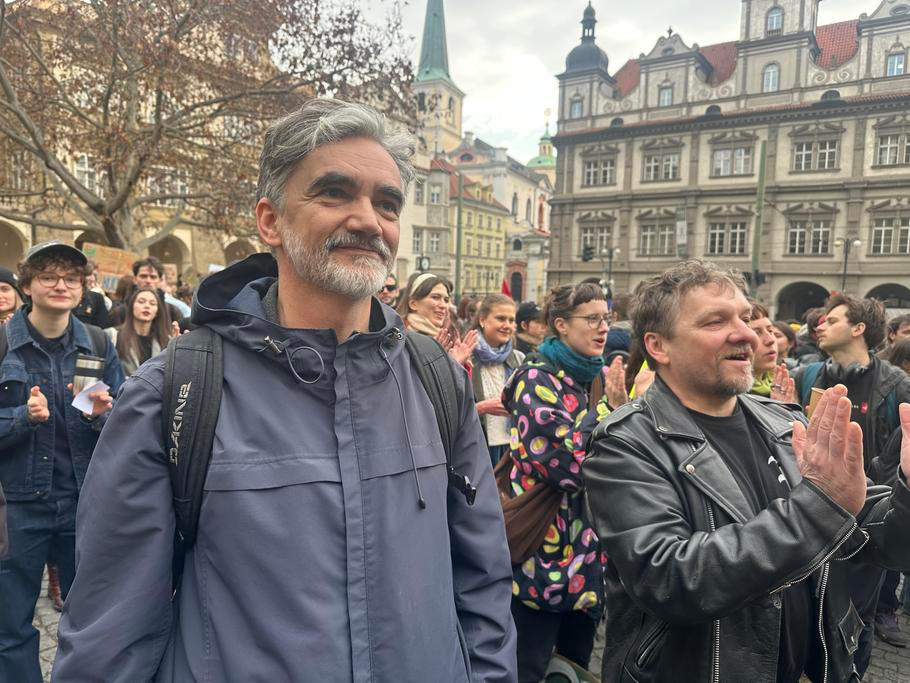 Demonstrace proti škrtům v kultuře se účastnil také známý herec a režisér Martin Myšička.