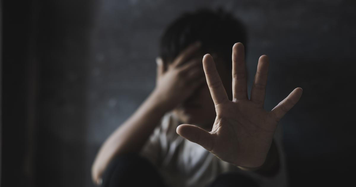 Každý devátý muž zažil násilí, nejčastěji od matky, ukázal průzkum