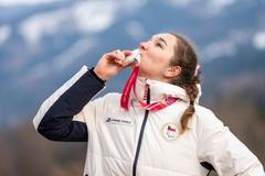 Simona Bubeníčková se stříbrnou medailí z paralympiády