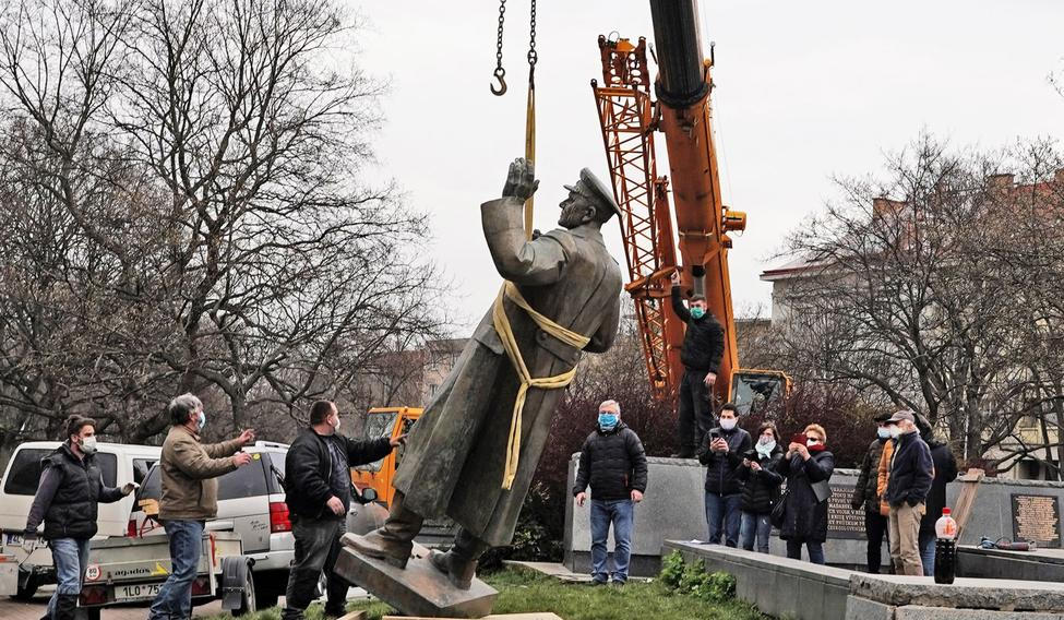 Koněvův pomník stál na náměstí Interbrigády v Bubenči od roku 1980. Praha 6 ho nechala odstranit v dubnu 2020, protože byl častým terčem vandalů. Proti odstranění byli komunisté a Rusko.