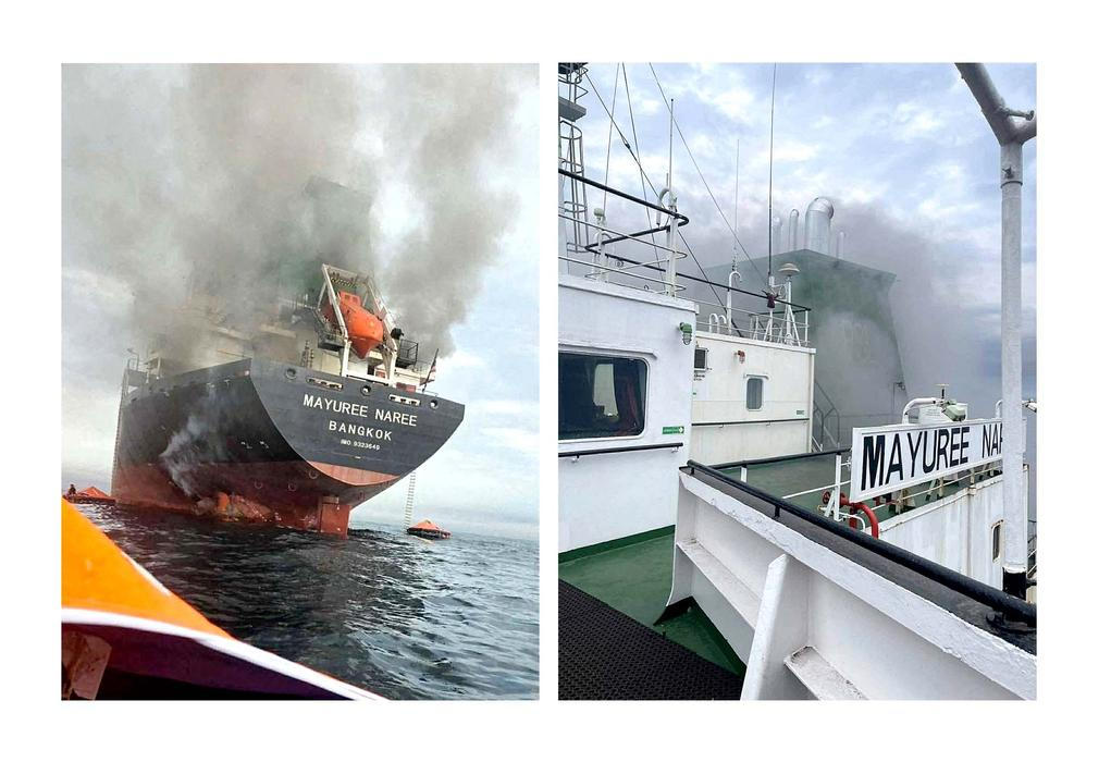 Hořící nákladní loď v Hormuzském průlivu.