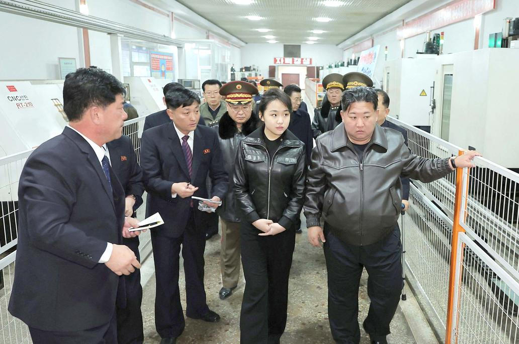 Přesná muška Kim Čong‑una: nástupkyně se učí od nejlepšího