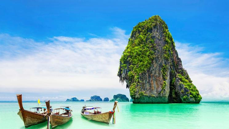 "Průměrná cena dovolené u nás vychází na zhruba 570 tisíc korun. Ale organizovali jsme i teambuilding za 12 milionů korun na Maledivách (na snímku), kdy jsme pronajali pro jednu firmu celý privátní ostrov, říká Dominik Kohel, šéf cestovní kanceláře Exclusive Tours.