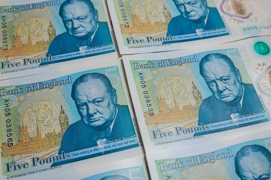 Konec Churchilla na britských bankovkách. Nahradit ho mají zvířata