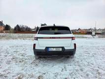 Elektrickou čtyřkolku dává Opel Grandland za 1,3 milionu korun, o necelých 200 tisíc korun dráž než vrcholnou elektrickou předokolku.