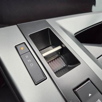 Volič automatu je stejný jako u dalších modelů koncernu Stellantis.