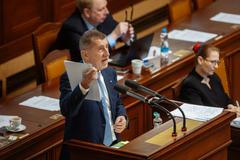 Mimořádná schůze sněmovny k vydání Andreje Babiše a Tomia Okamury