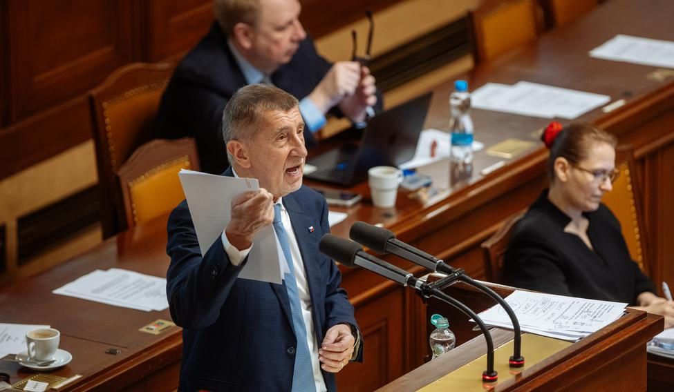 Mimořádná schůze sněmovny k vydání Andreje Babiše a Tomia Okamury