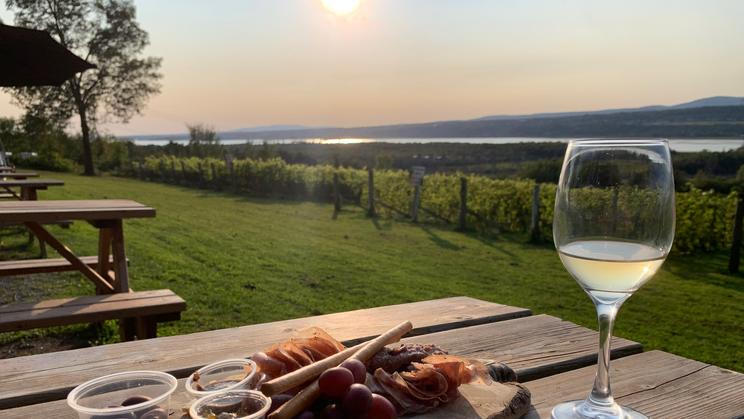 Tématem jubilejního tisícího dílu dokumentárního cyklu Postřehy odjinud, který ČT odvysílá 30. května, bude quebecké víno.