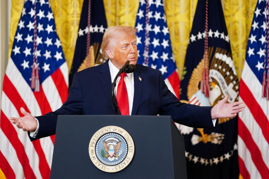 Zcela ničíme teroristický režim, ocenil se Trump. Je mu ctí zabíjet „vyšinuté šmejdy“ Zcela ničíme teroristický režim, ocenil se Trump. Je mu ctí zabíjet „vyšinuté šmejdy“