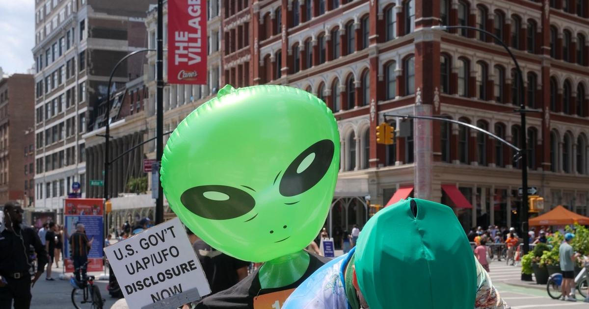 Přes 50 videí o UFO. Spojené státy zveřejnily další část utajovaných složek