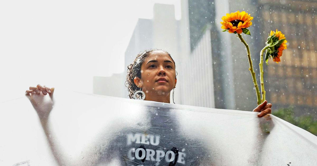Škoda tyhle fotky minout: mystické tetování, pády i pocty nebo kočičí město