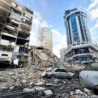 Škoda tyhle fotky minout: mystické tetování, pády i pocty nebo kočičí město