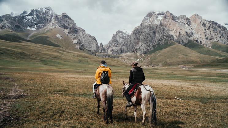 Kyrgyzstan,,Tian,Shan,Mountains,Landscape,With,People,In,Nature