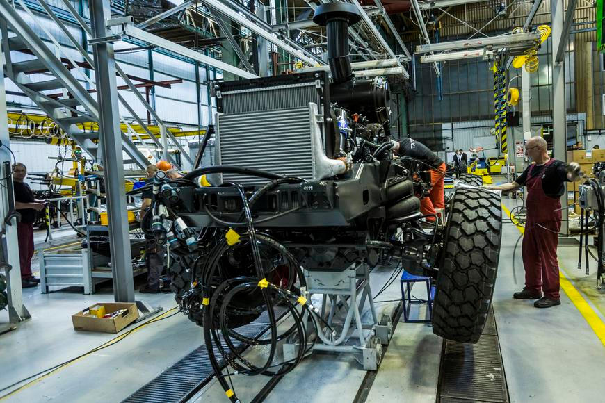 Tempo růstu evropského průmyslu dál zpomaluje, nejvíc v Irsku