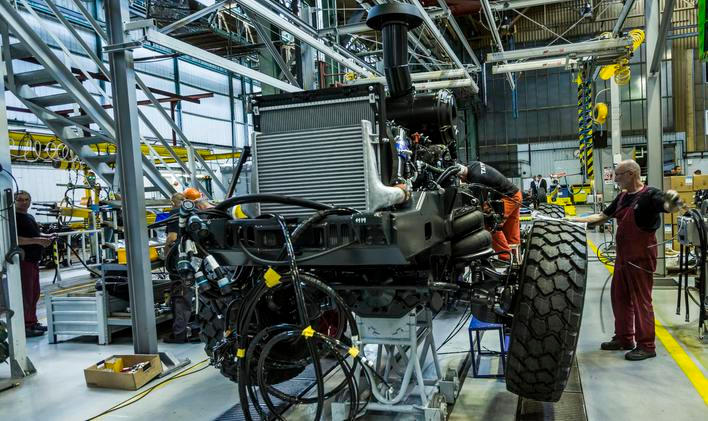 V Česku se výroba v lednu 2026 propadla o 2,6 procenta, zatímco v prosinci o 1,1 procenta vzrostla, uvedl v pátek Eurostat. Na snímku je výrobní linka v kopřivnické automobilce Tatra.