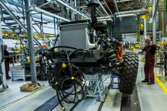 V Česku se výroba v lednu 2026 propadla o 2,6 procenta, zatímco v prosinci o 1,1 procenta vzrostla, uvedl v pátek Eurostat. Na snímku je výrobní linka v kopřivnické automobilce Tatra.