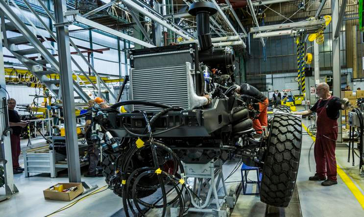 V Česku se výroba v lednu 2026 propadla o 2,6 procenta, zatímco v prosinci o 1,1 procenta vzrostla, uvedl v pátek Eurostat. Na snímku je výrobní linka v kopřivnické automobilce Tatra.